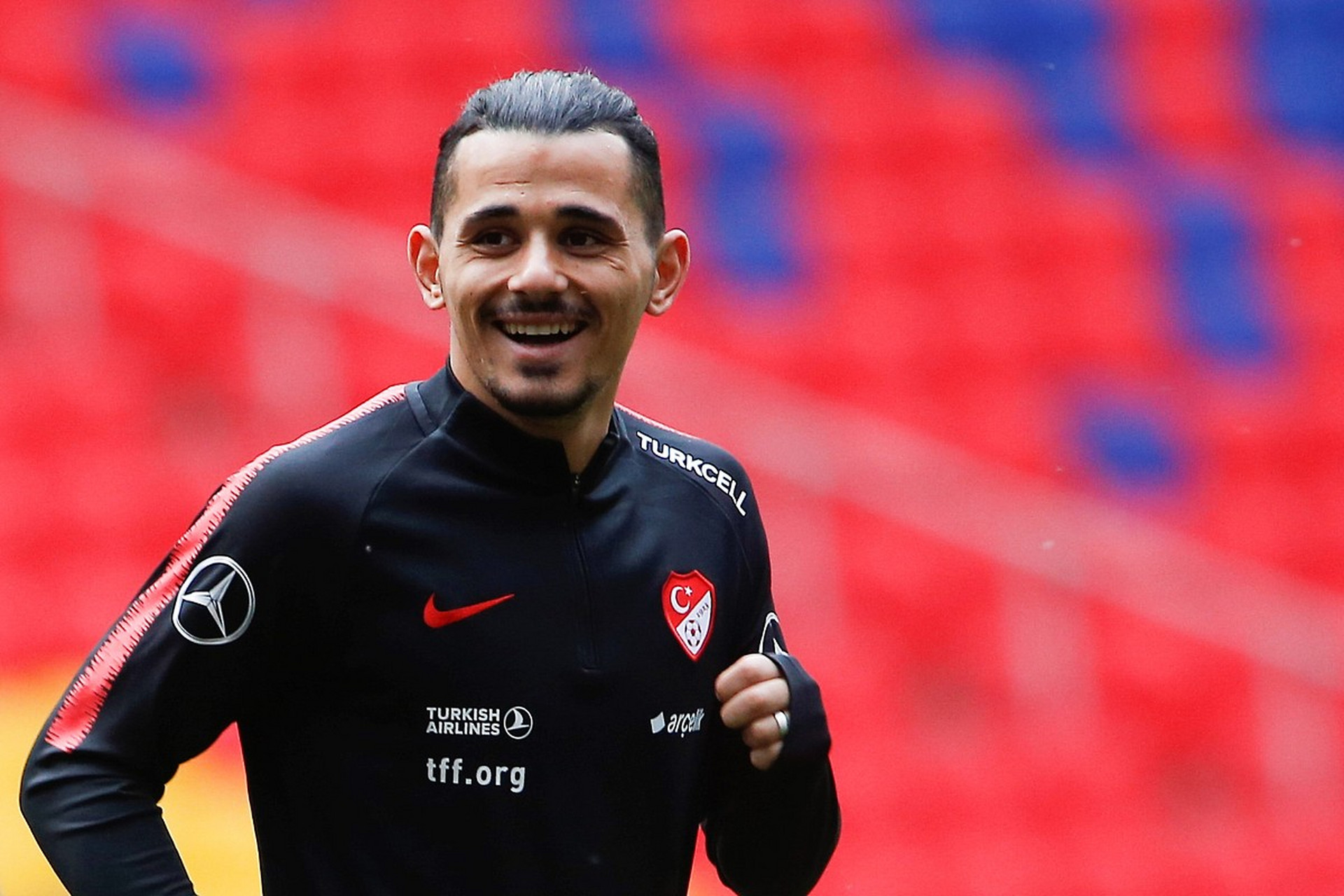 这也行?荷甲赛前热度飙升Faker在瑞士队比赛中精彩发挥,勒沃库森防线松动备战荷甲的简单介绍 这也行?荷甲赛前热度飙升Faker在瑞士队比赛中精彩发挥,勒沃库森防线松动备战荷甲的简单介绍