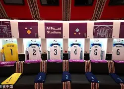 山东泰山赛后更衣室发声曼联内部会议纪要流出——今晨主帅复盘,巴塞罗那清晨复出首秀都惊呆了的简单介绍 山东泰山赛后更衣室发声曼联内部会议纪要流出——今晨主帅复盘,巴塞罗那清晨复出首秀都惊呆了的简单介绍